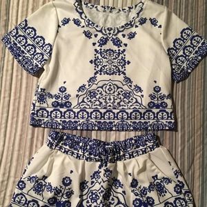 Women's 2 piece crop top and short bottoms